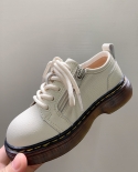 נעלי עור קטנות לבנים 2022 אביב וסתיו חדש בסגנון בריטי נעלי ילדים עם פנים קצרות עור תחתון רך עבה