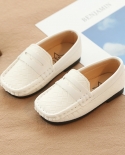אביב 2022 נעלי עור לילדים חדשות תחתון רך אחד דוושה בנים ובנות נעלי יחיד בסגנון בריטי צי תחתון שטוח