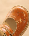 Novos sapatos de couro pequenos para meninos e meninas, sapatos individuais de velcro e fundo macio para crianças