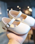 الفتيات الأحذية الجلدية الجديدة الرجعية مربع رئيس الأطفال لينة أسفل أحذية الأميرة أزياء