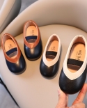 Nuevos zapatos de cuero para niñas, zapatos de princesa de fondo suave y fino de verano, zapatos informales para niños