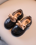 נעלי עור לילדים סתיו חדשות קשת תחתית רכה נעלי ילדות יחידות נעלי כוף שחורות לילדים