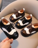 Zapatos de cuero para niñas Nuevo vestido con cordones Zapatos de rendimiento para niños Zapatos de estilo británico para niños