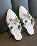 2012 נעלי ילדים חדשות מחודדות לנשים יוצאות בקיץ מסמרות נעלי נסיכה מחליקות עור אופנה בתחתית רכה