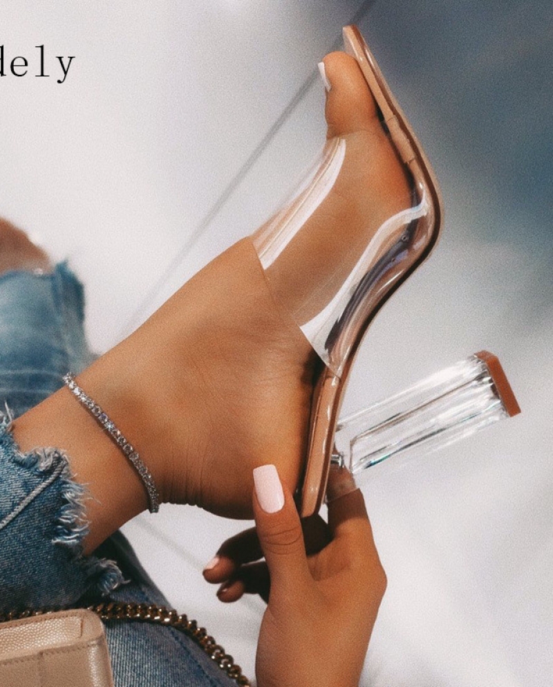 Tacones best sale transparentes altos