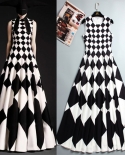 Spring And Summer Fashion Simple Style Black And White Diamond Plaid Super Swing Dress