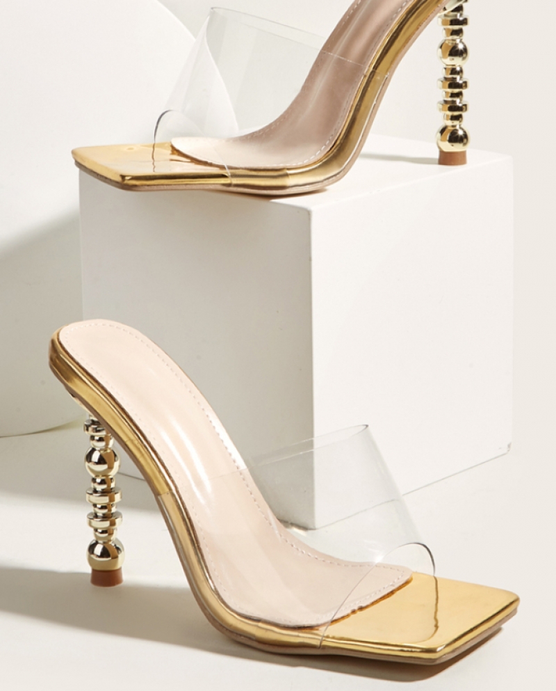 Scarpe con sales tacco strano