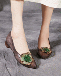 gykaeo אמא נוחות עקבים נמוכים עור אמיתי משאבות נעלי נשים 2022 חדש אביב רטרו בעבודת יד מחודדת פרח לאדי