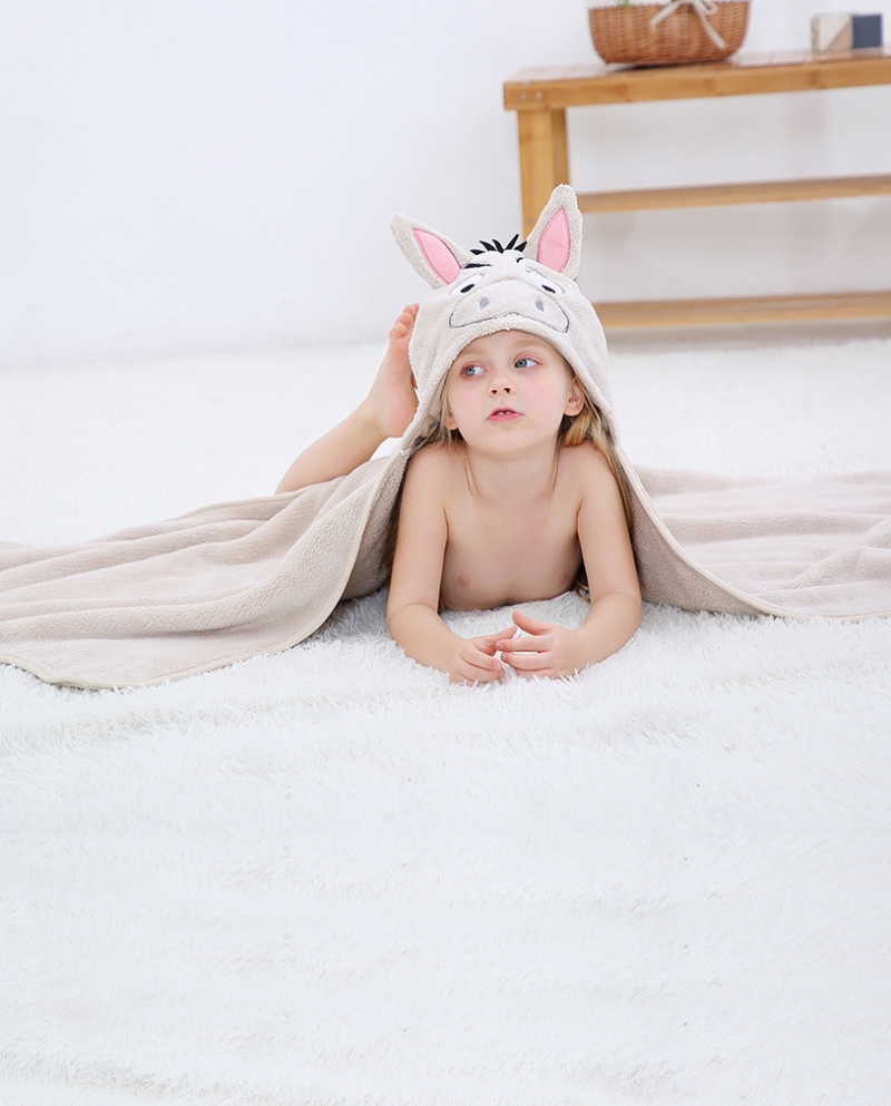 Nueva capa para niños Toalla de baño de poliéster para niños Manta con forma de animal bebé