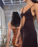 فستان شاطئ طويل غير رسمي صيفي 2022 منسوج برقبة على شكل V بدون ظهر عتيق بدون أكمام بحمالات فستان أنيق للحفلات النسائية