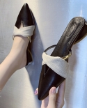 Sandalias de punta estrecha a la moda para mujer, verano 2022, nuevos zapatos cómodos y ligeros para mujer, zapatilla Baotou par