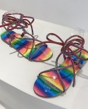 סנדלי נשים 2022 קיץ חדש אופנה סנדלי רצועה צולבת מגמת צבע נעלי אצבע פתוחות נשים חוצות סנדלי קזואל tren