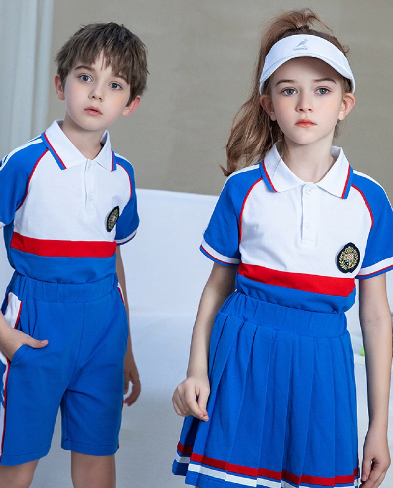 Ropa deportiva de dos piezas con tira azul y blanca de solapa estilo preppy para niños