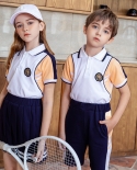 الأطفال نمط Preppy طية صدر السترة السترة ملابس رياضية بيضاء من قطعتين