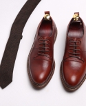 2022 zapatos de cuero hechos a mano para hombre, zapatos de vestir de negocios tallados británicos Retro de verano para hombre, 