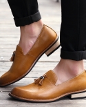 بسيطة ومريحة أحذية جلدية حمراء رجالي المتسكعون الفاخرة شرابة الانزلاق على أحذية عادية عالية الجودة تصميم الأزياء Mo