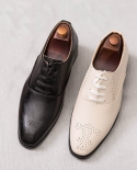 New Men British Vintage Pointed Lace Up Brogue Oxford Formal Male Wedding Prom Homecoming Shoes Sapato Social Masculino 