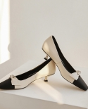 أحذية نسائية بفيونكة عقدة أحذية نسائية لربيع وصيف 2022 أحذية نسائية جديدة متعددة الاستخدامات مطابقة للألوان من الساتان بمقدمة مر