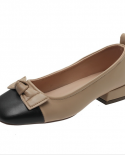 حذاء نسائي واحد خريفي 2022 خريفي جديد بمقدمة مربعة للفم الضحل بفيونكة منعشة ملونة بكعب سميك أحذية نسائية بكعب منخفض