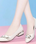 كعوب عالية على الموضة للسيدات بمقدمة مدببة تسمح بمرور الهواء الضحلة للسيدات أحذية غير رسمية سهلة الارتداء للنساء في الهواء الطلق