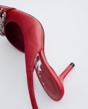 صنادل نسائية ربيعية جديدة أحذية نسائية مجوهرات حمراء اللون صنادل خنجر ضحلة الفم أحذية عالية الكعب حذاء مفرد