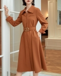 טמפרמנט בייזי ושמלה אלגנטית עם שרוולים ארוכים 2022 סתיו אופנה אורבנית חדשה בצבע אחיד מותן גבוה באורך בינוני