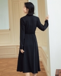 baizi fashion שמלת צווארון V עם שרוולים ארוכים 2022 סתיו חדש טמפרמנט נשים אינטלקטואלית חצאית באורך בינוני