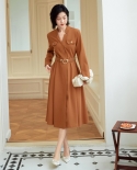 أزياء طويلة الأكمام الخامس-- الرقبة اللباس الخريف المرأة الجديدة مزاجه منتصف طول التنورة