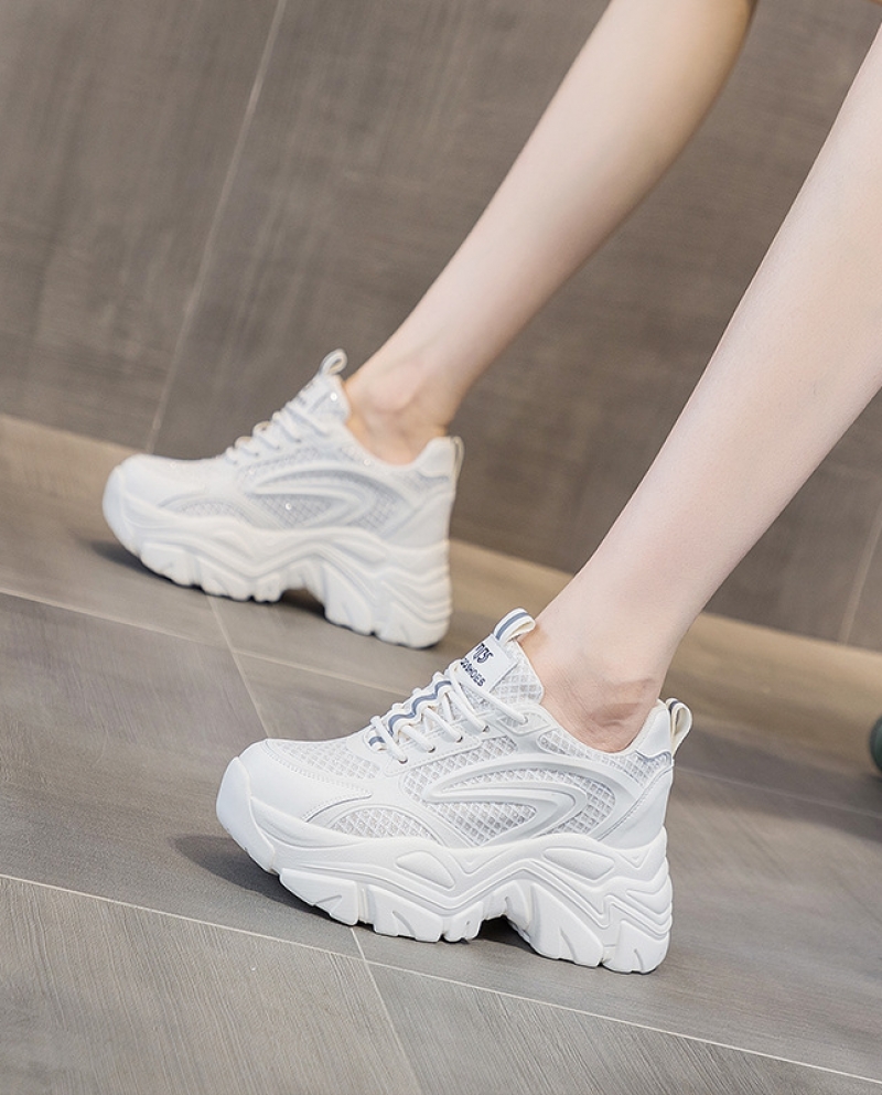 Nouvelles chaussures blanches décontractées à semelles épaisses intérieures pour femmes