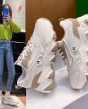 של הנעליים הוותיקות לנשים אביב 2022 נעלי ספורט חדשות עם סוליות עבות ins tide סופר לוהטות סטודנטים נעלי קזואל בכל התאמה