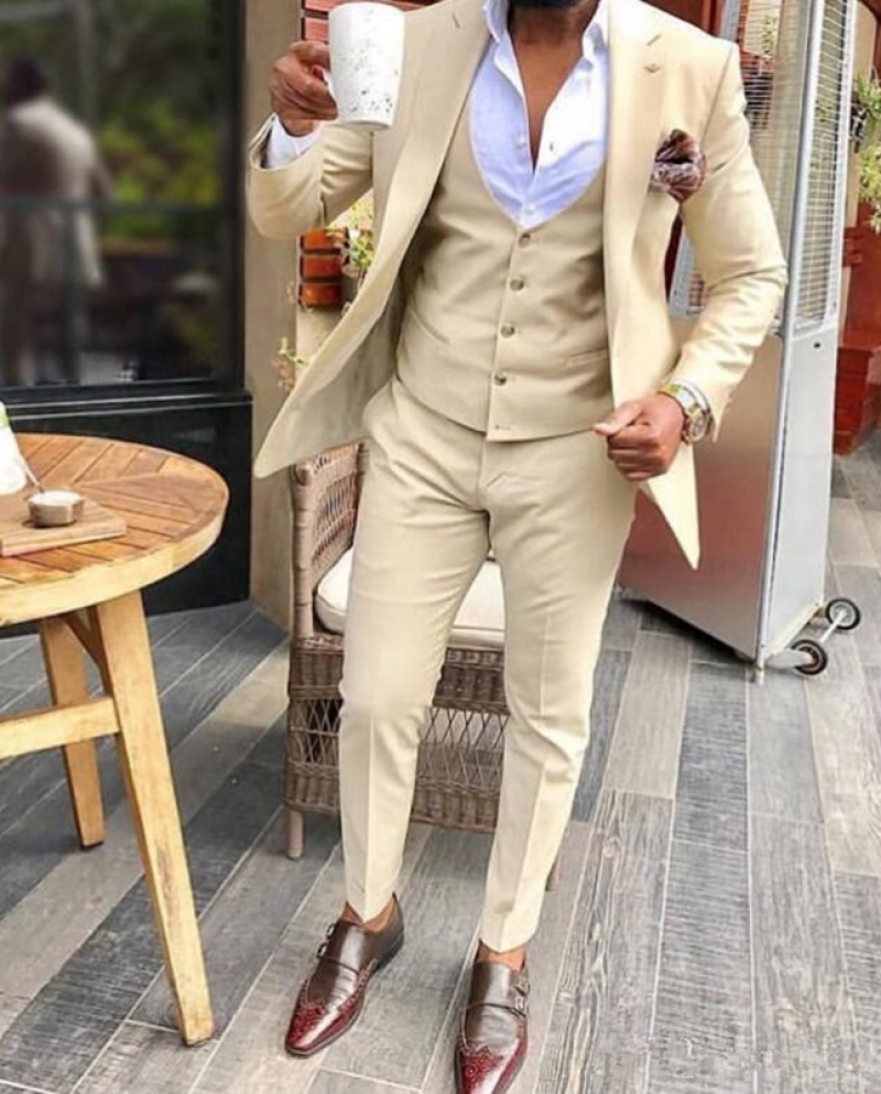 Beige Groom Tuxedos Wedding Suits Groomsmen Best Man For Young Man Prom Coupple Day Suits jacketpantsvest Custom Mad