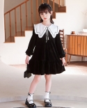 Vestido de manga larga con cuello de muñeca negro Falda con tachuelas de estrellas de terciopelo para niñas