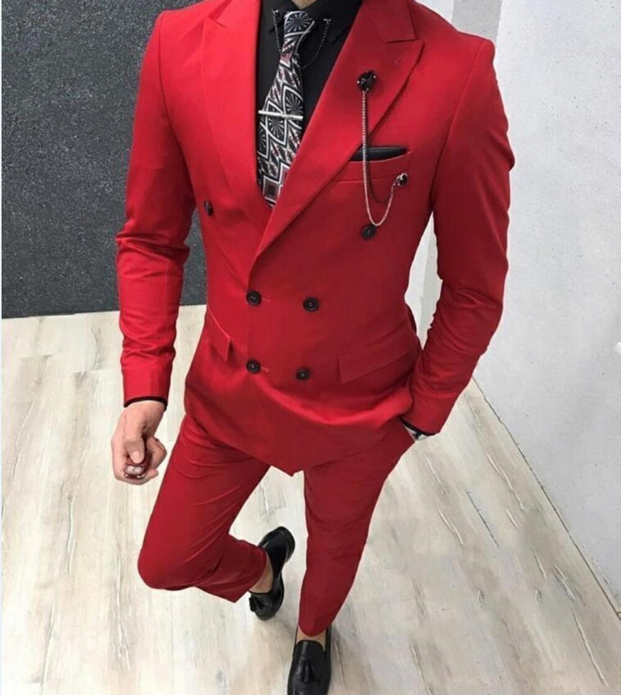 Red Handsome Double Breasted Groomsmen Peak Lapel Groom Tuxedos Men Suits Weddingpromdinner Best Man Blazerjacketpan
