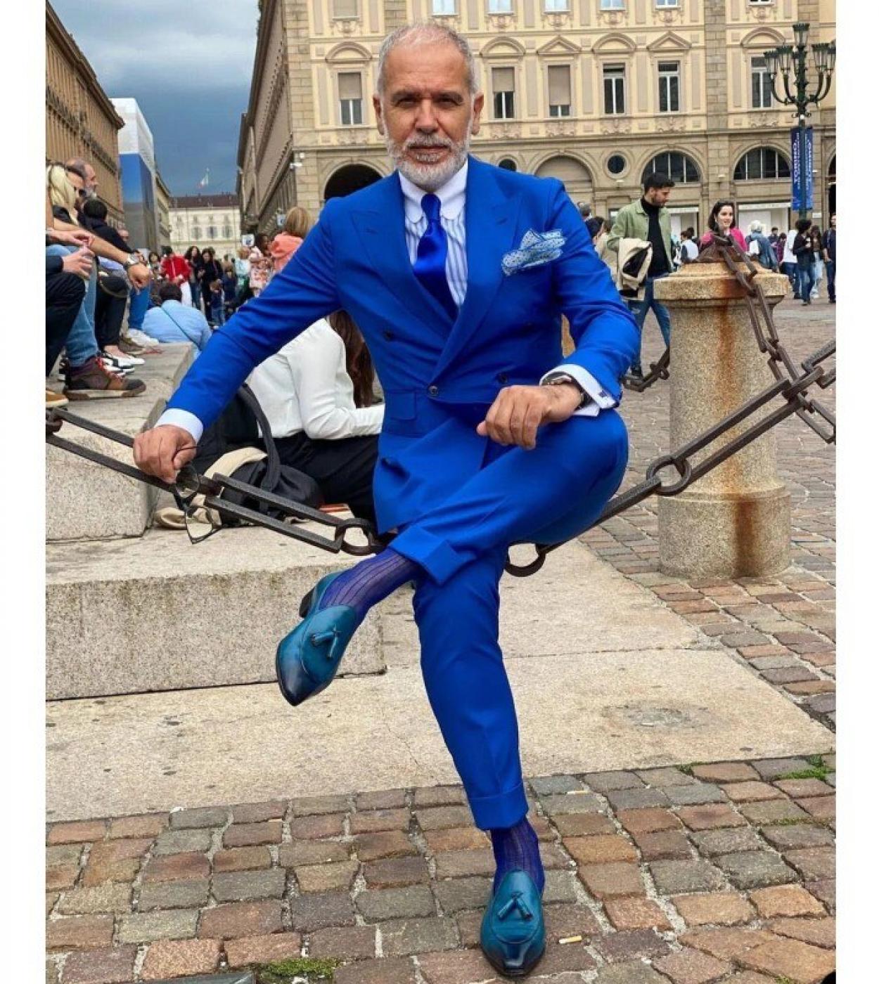 Royal Blue Double Breasted Custom Made Men Suits 2 Pieces Peaked