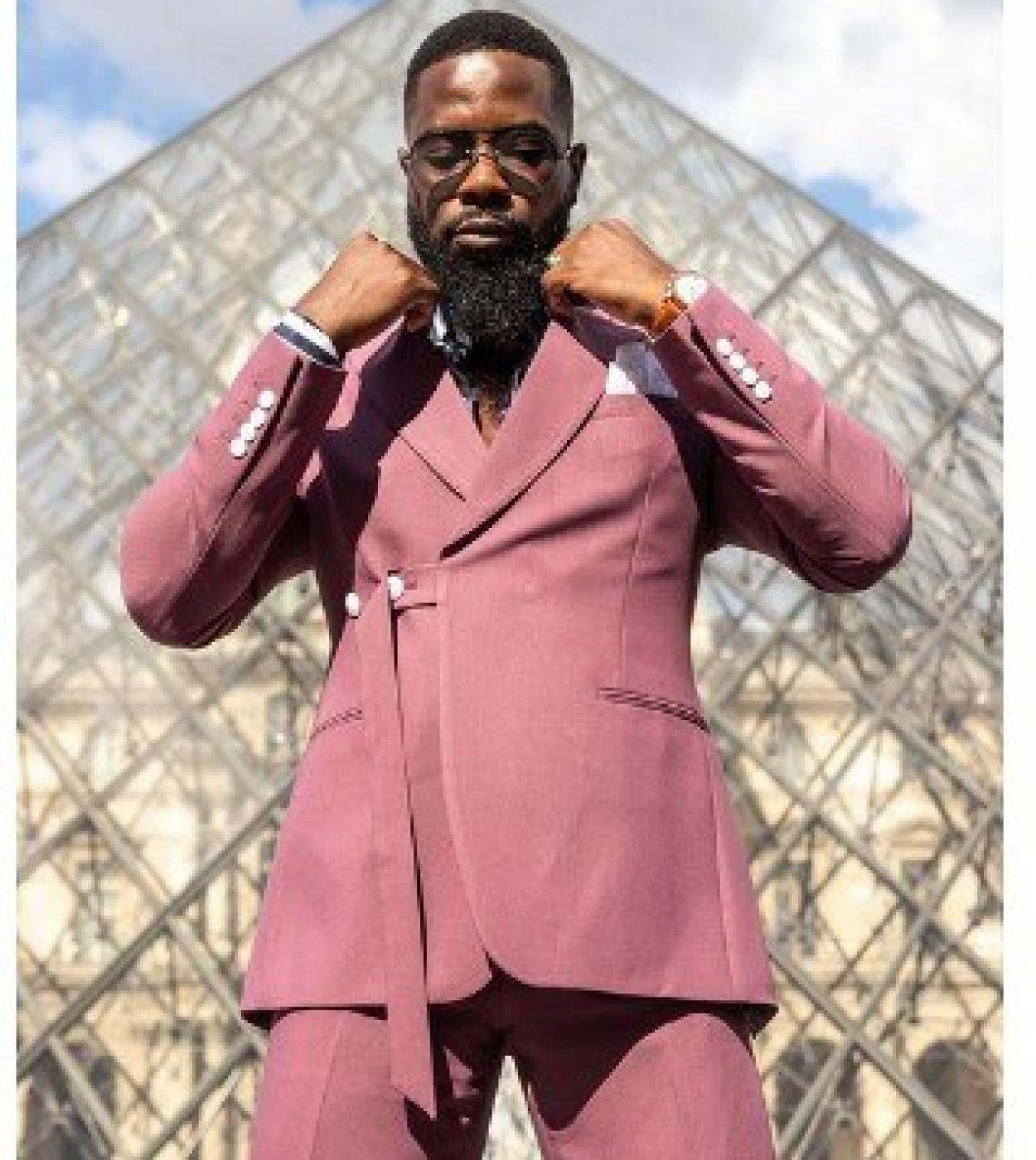 75 70 Mode rose pointe revers hommes costumes avec ceinture