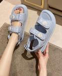 Trends Sandals Summer New Flat British Wind Embroidery Thick Soled Casual Casual Roman Fragrance Designer Shoes Star 202