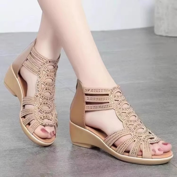 Soft Leather Roman Sandals Women 2025 Summer New Soft Sole Outwear Womens Wedge Shoe